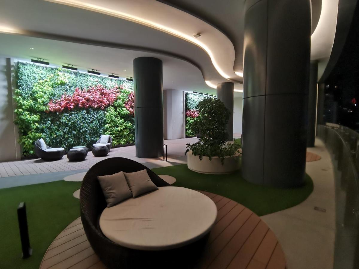 Crystal Suites At Eaton, Klcc Куала-Лумпур Екстер'єр фото
